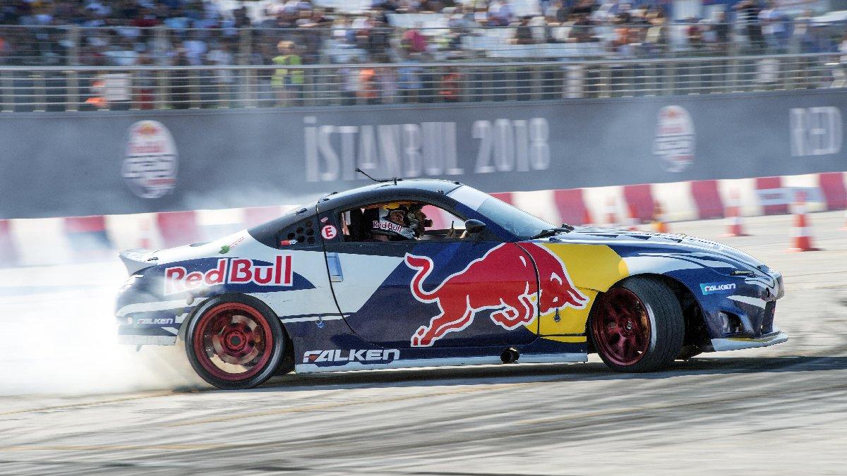 Red drift. Дрифт Red bull. Гонщик редбул дрифт. Машины дрифт Red bull Bosch. Машины дрифт Red bull Bosch 11.