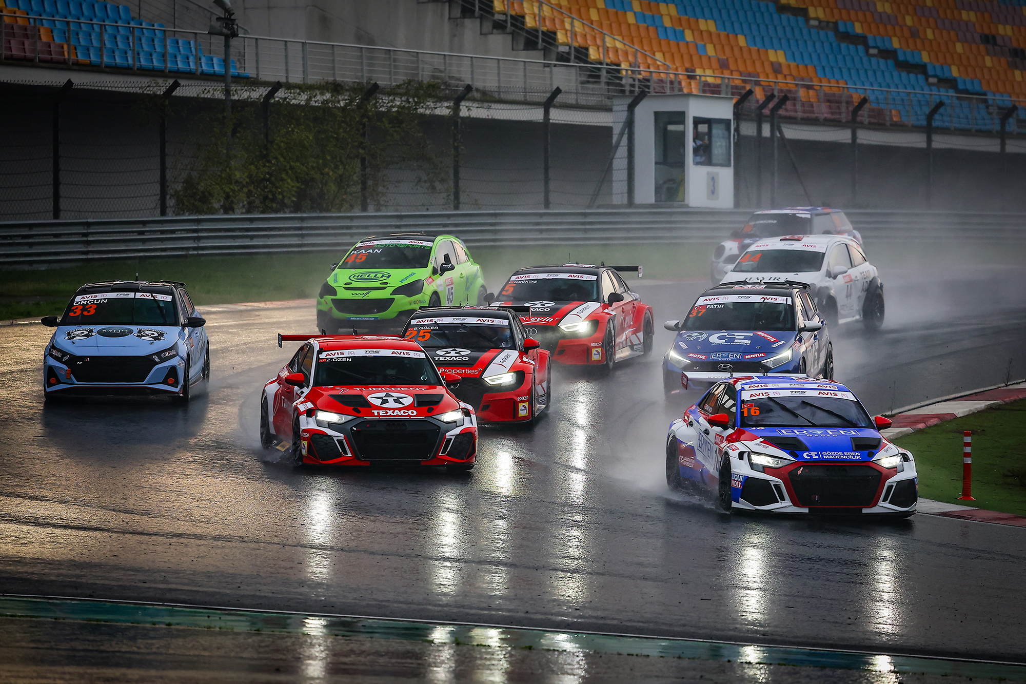 İstanbul Park&#8217;ta Yağmur Altında Son Tango